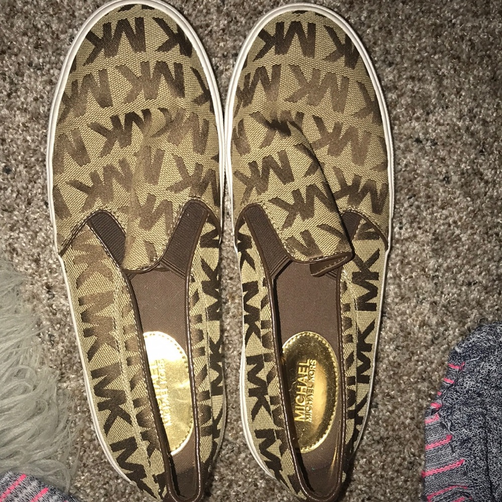 michael kors slip ons tan